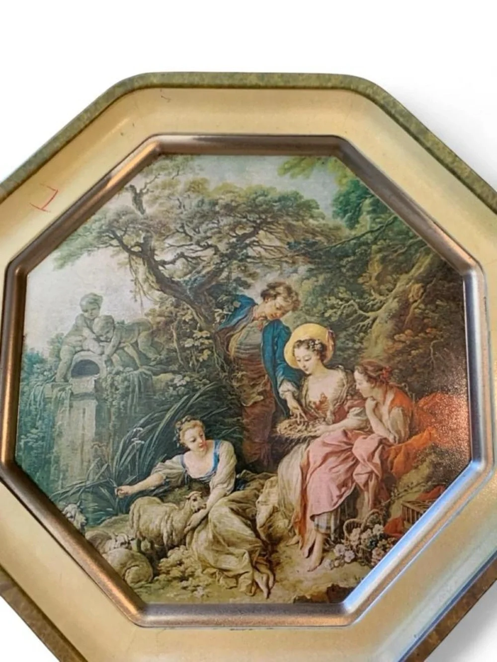 N/A octagonal collectible